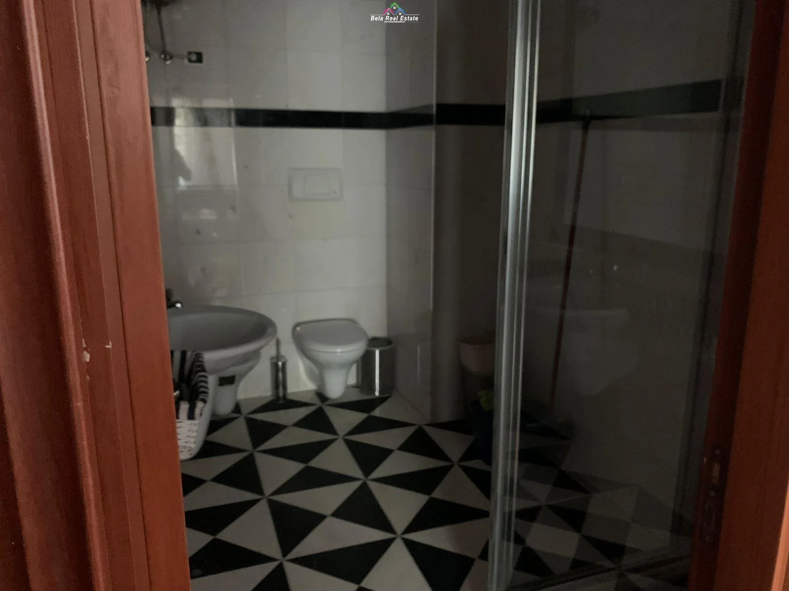 Apartamet Me Qera 2+1+2 ne Bllok (ID B2201220) Tirane.