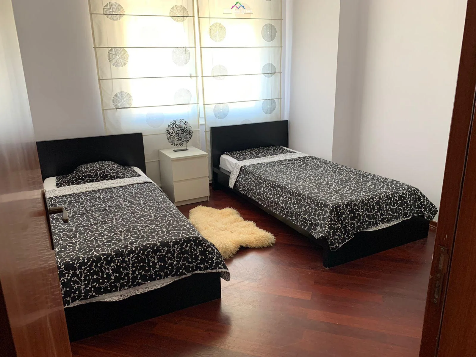 Apartamet Me Qera 2+1+2 ne Bllok (ID B2201220) Tirane.