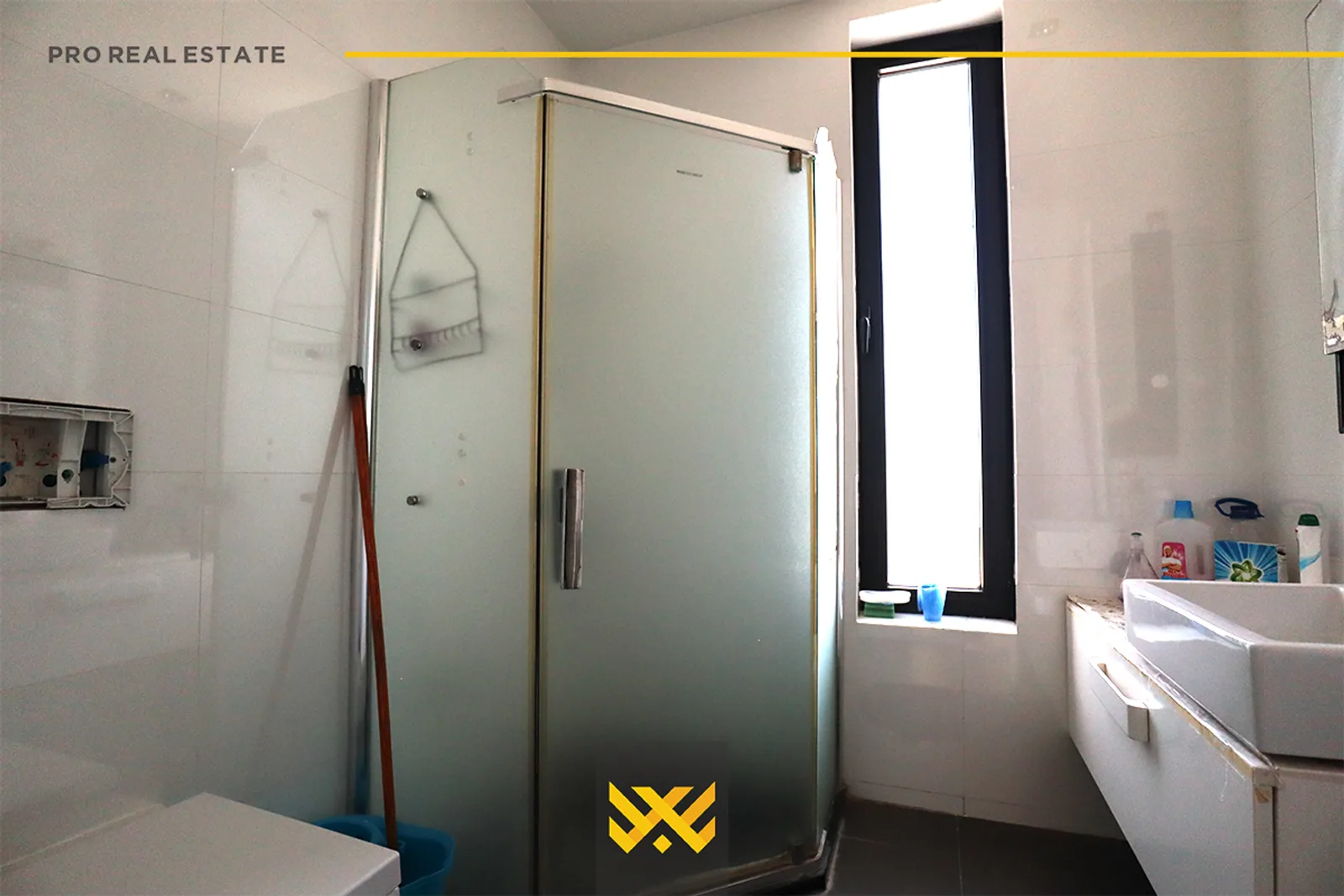 Shtëpi 250m² në #SHITJE në Bërnicë.