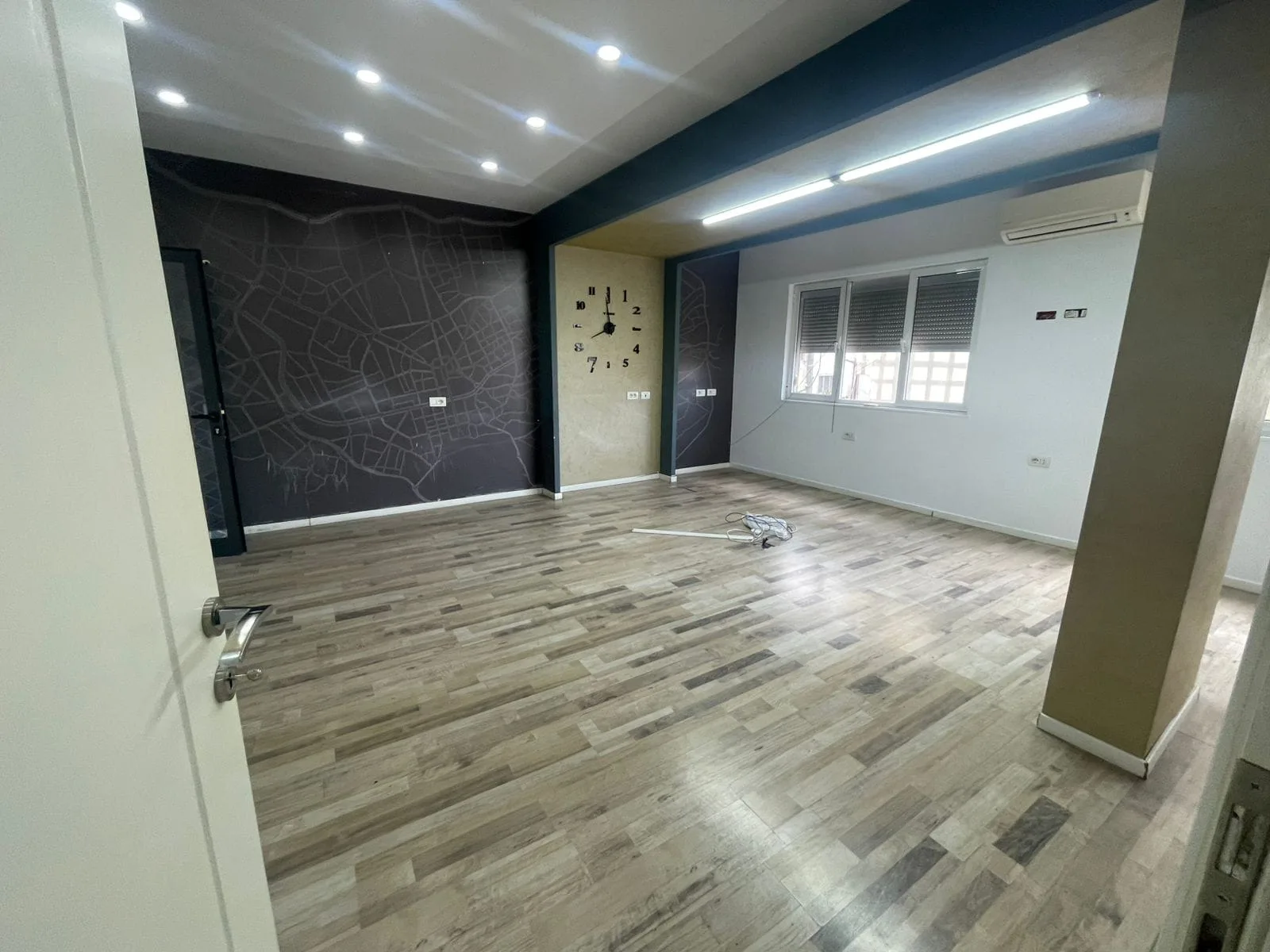 Zyre Me Qera 2+1 Tek Sheshi Willson (ID BZ2656) Tirane