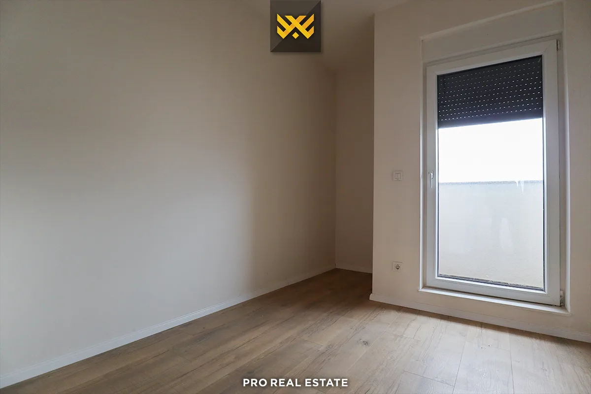 Banesë 92.59m² + 90.95m² për #SHITJE në Emshir
