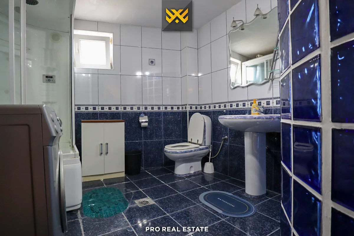 Shtëpi 400m² + Lokal 100m² me #QIRA në Tophane