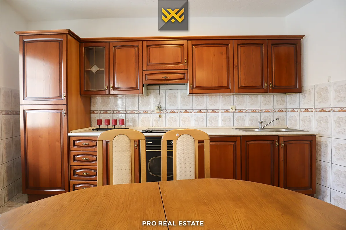 Shtëpi 400m² + Lokal 100m² me #QIRA në Tophane