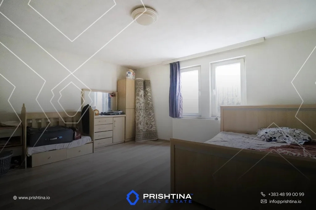 Shtepi ne #shitje 216m² te Kodra e Trimave