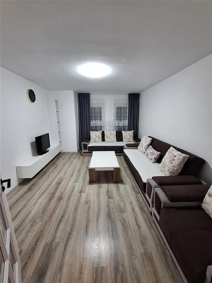 Banesë me qira 3+1 në Fushë Kosovë