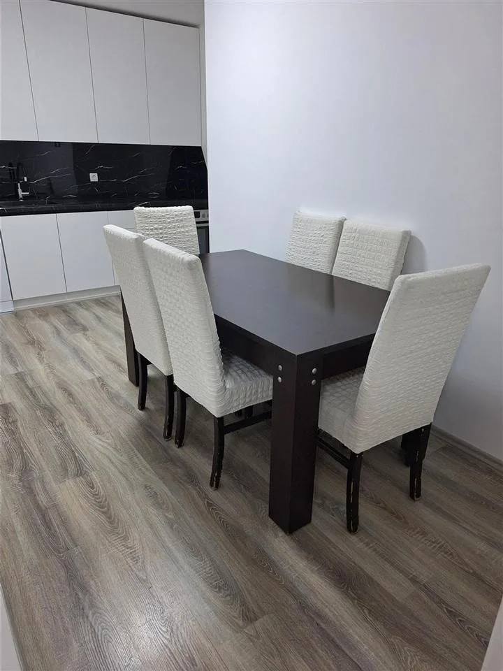 Banesë me qira 3+1 në Fushë Kosovë