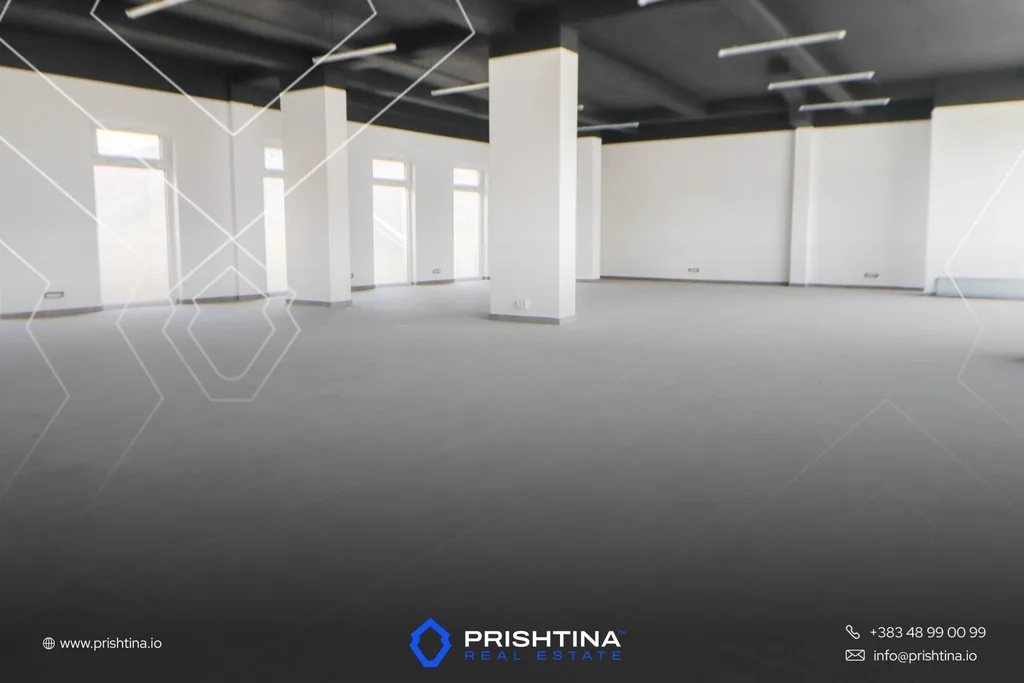 Lokal me qira 610m² në Tophane