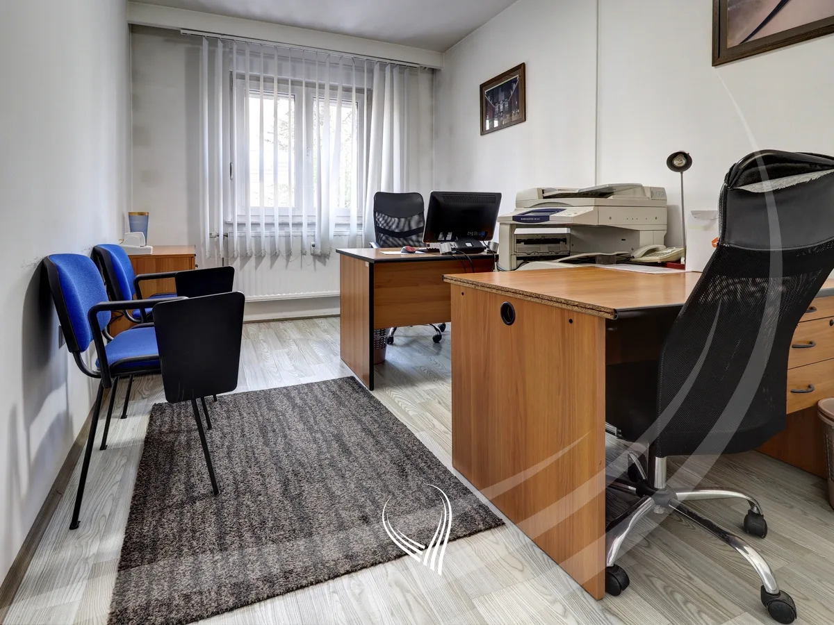 Banesë me 3 dhoma gjumi në shitje në lagjen Bregu i Diellit