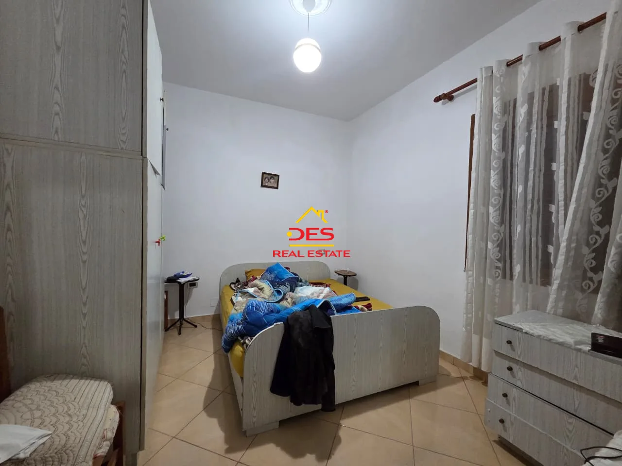 Jepet me qira kati i dyte i vilës në çole, vlorë