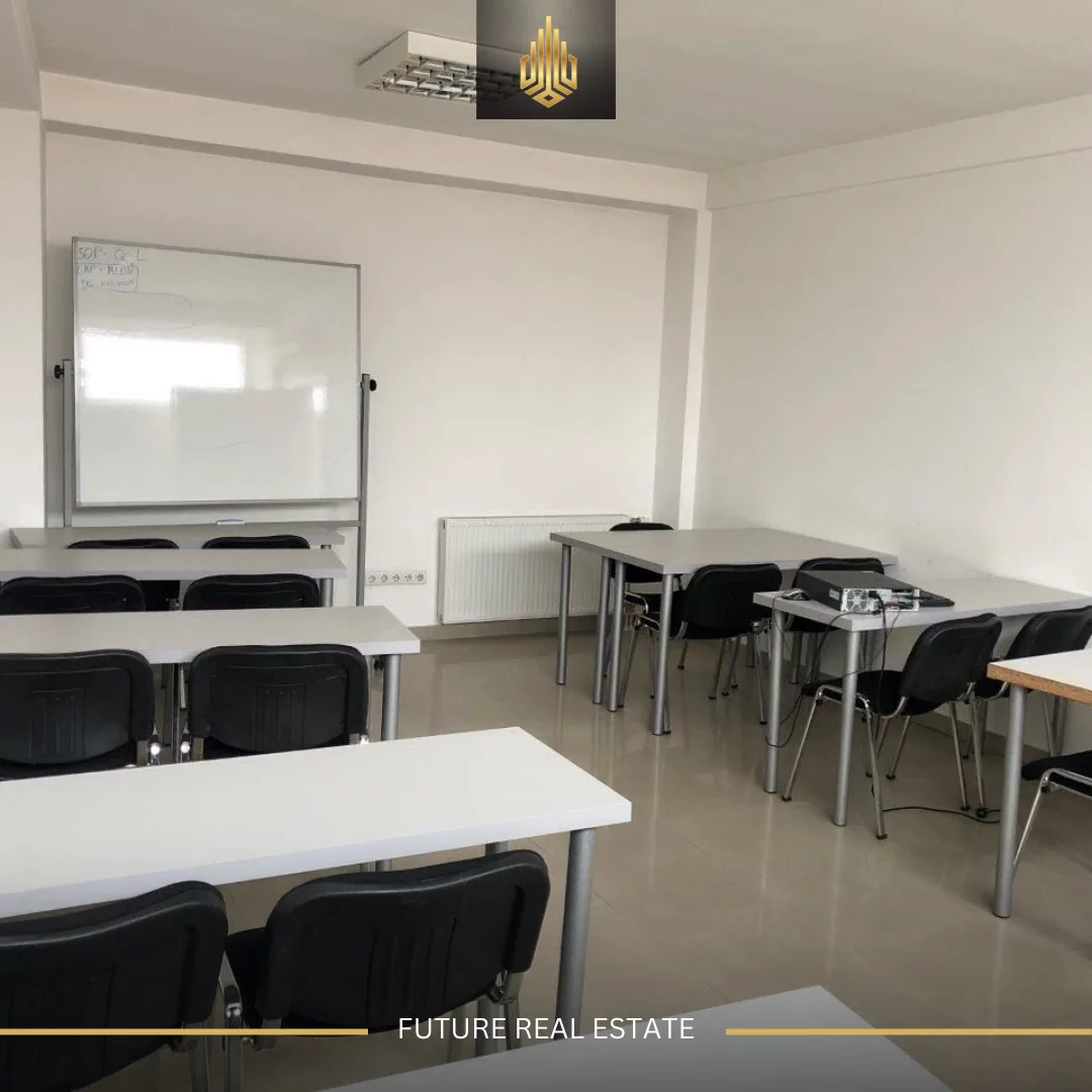 Lokal me QERA/1000m²