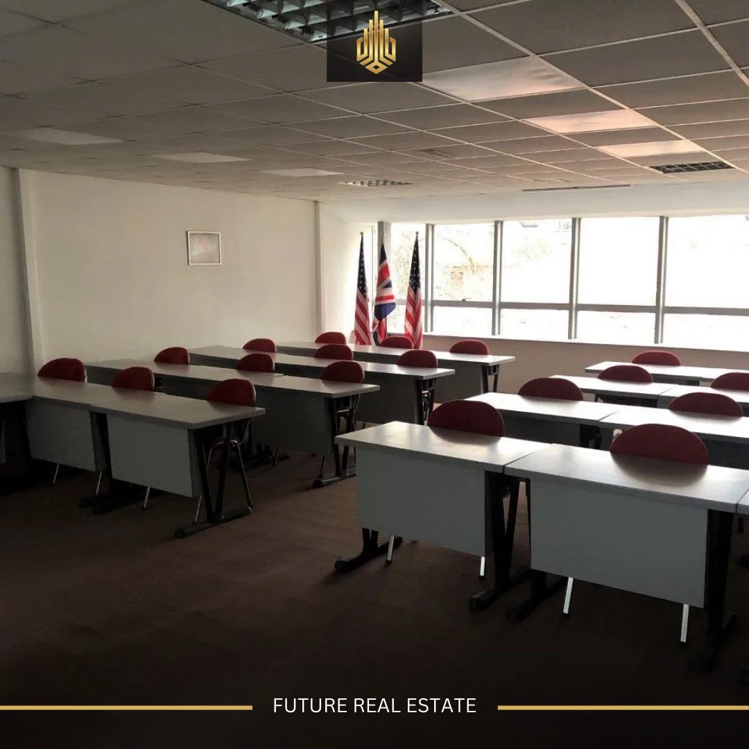 Lokal me QERA/1000m²