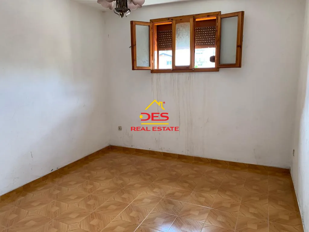 Shitet shtëpi private në lagjen ’28 nëntori’ , elbasan.