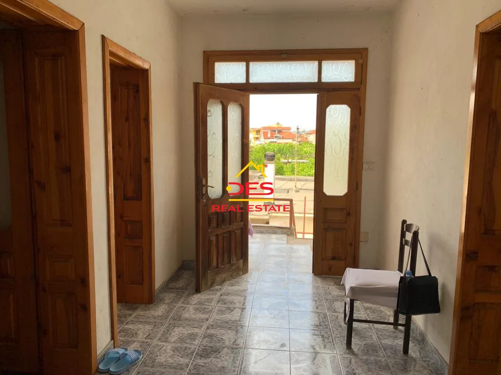 Shitet shtëpi private në lagjen ’28 nëntori’ , elbasan.