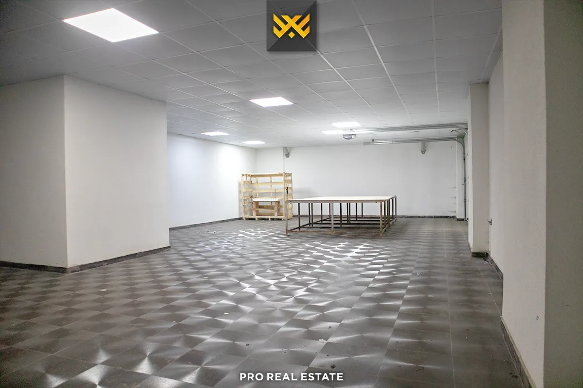 Lokal 212m² me #QIRA në Fushë Kosovë.