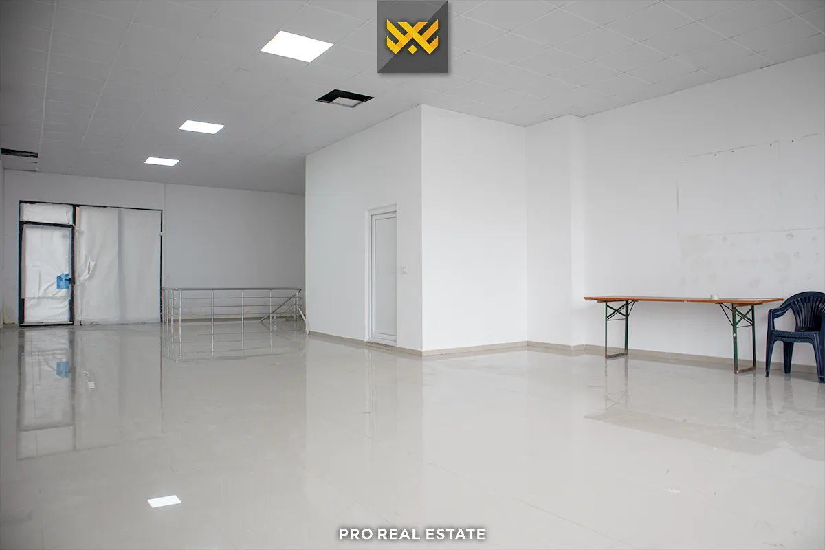 Lokal 212m² me #QIRA në Fushë Kosovë.