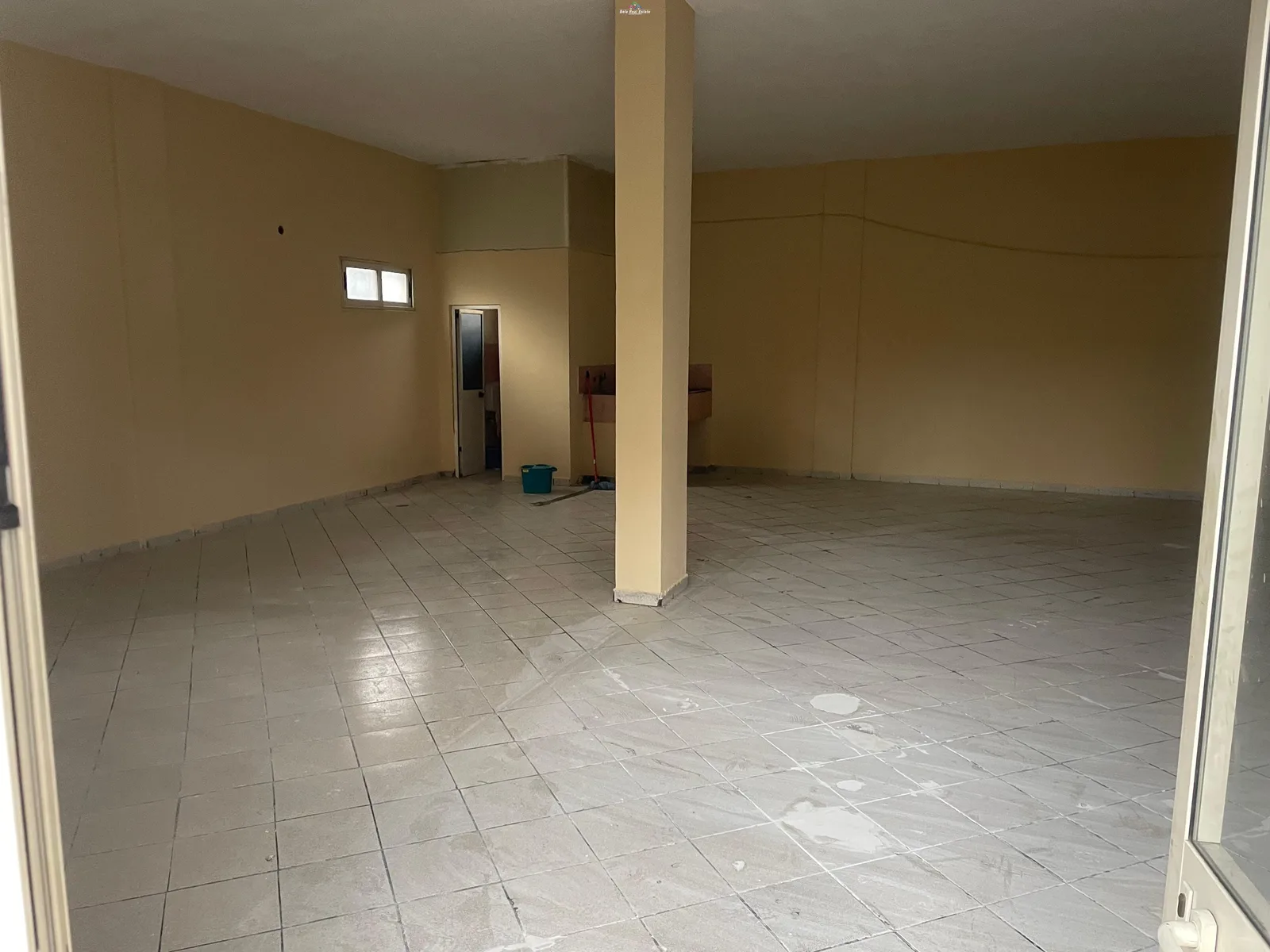 Dyqan Me Qera Prane Kompleksit Grand (ID BD21875) Tirane