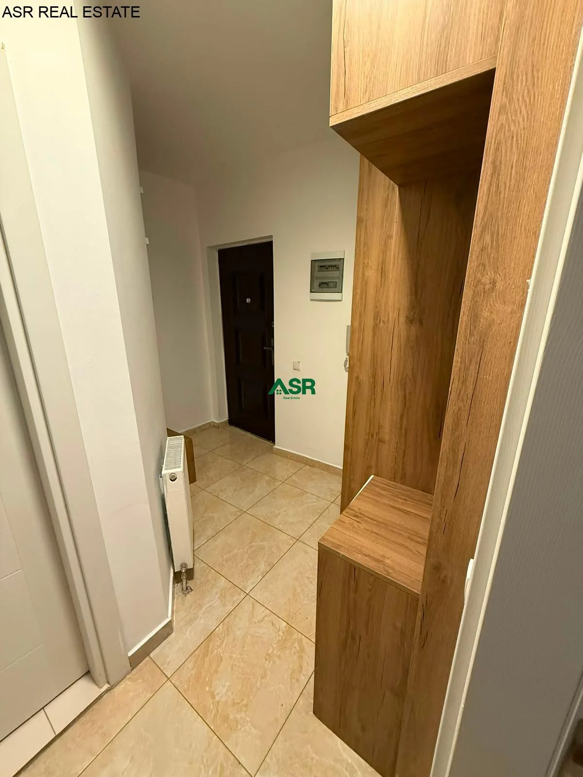 Ofrohet për shitje banesë në Matin 1, në Muharrem Fejza – te Frizer Toni.