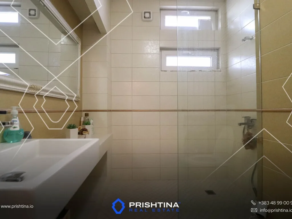 Banesë në shitje 63m² në Qendër