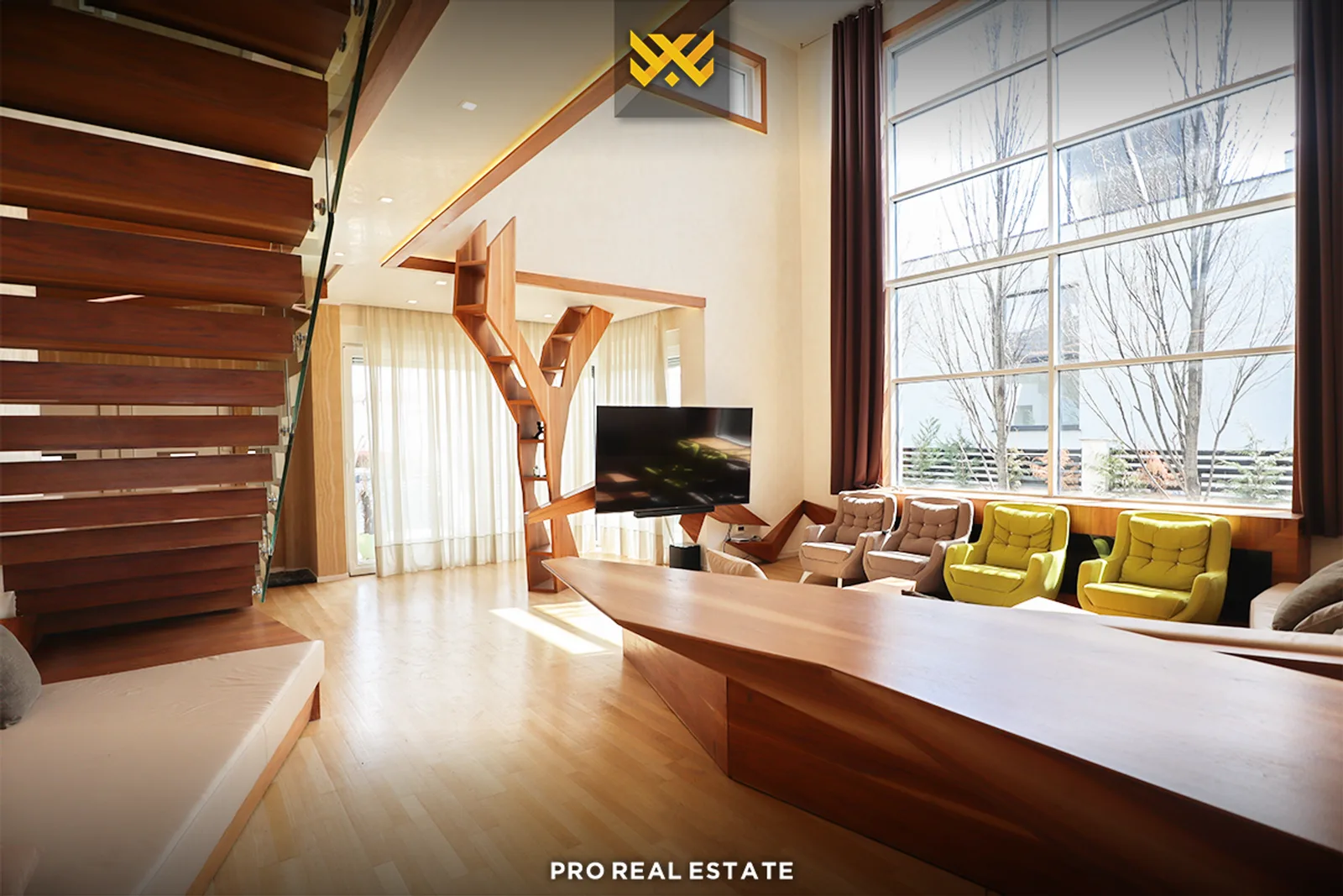 Shtëpi 620m² + 60m² në #SHITJE në Veternik.