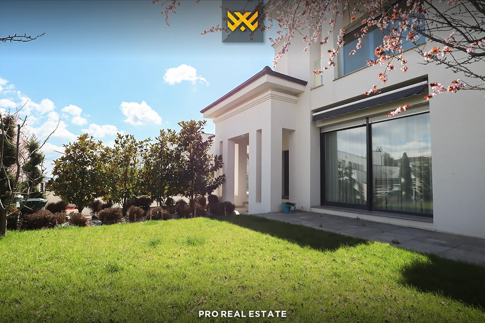Shtëpi 620m² + 60m² në #SHITJE në Veternik.