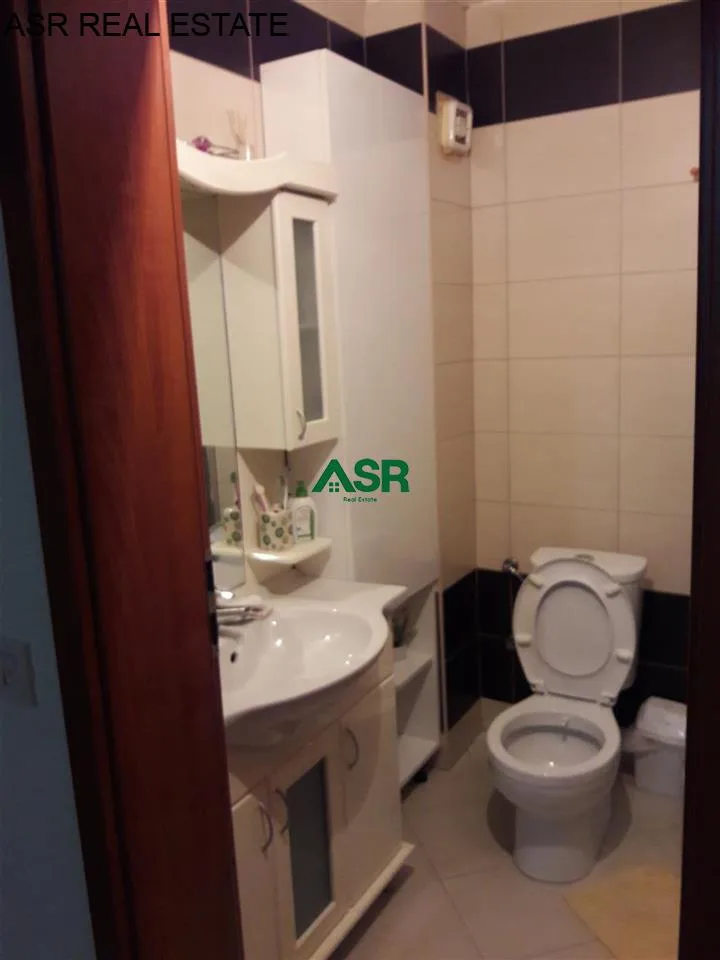 Lëshohet banesa me qira në lagjen Qender