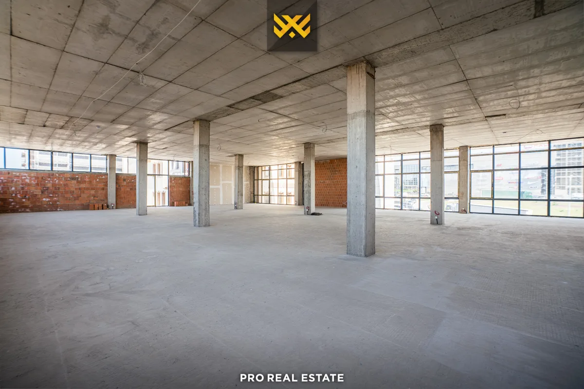 Objekt 1700m² me #QIRA në Veternik
