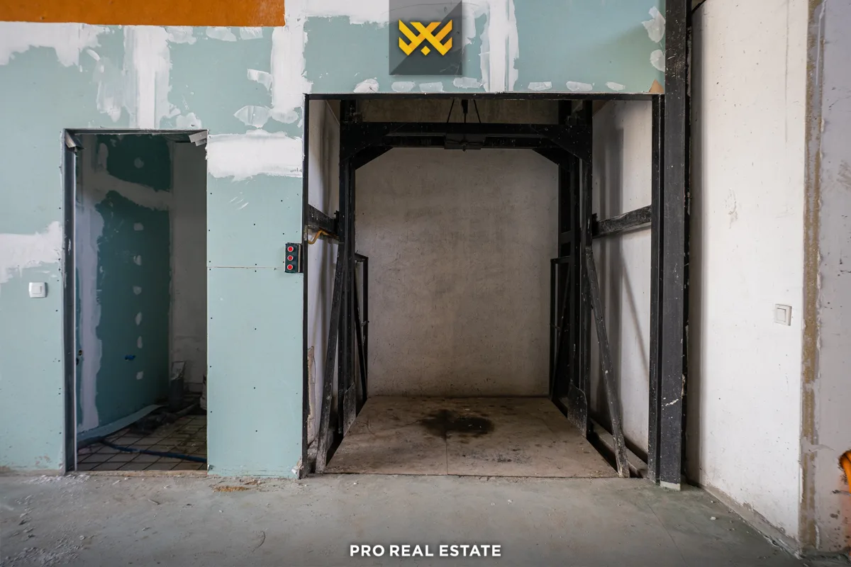 Objekt 1700m² me #QIRA në Veternik