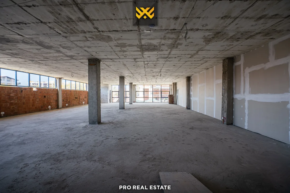 Objekt 1700m² me #QIRA në Veternik