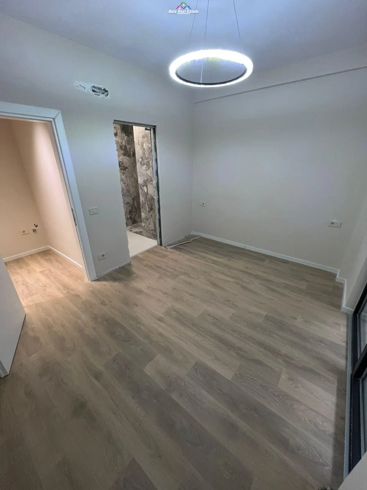Zyre Me Qera 2+1 Tek Mine Peza (ID BZ2811) Tirane