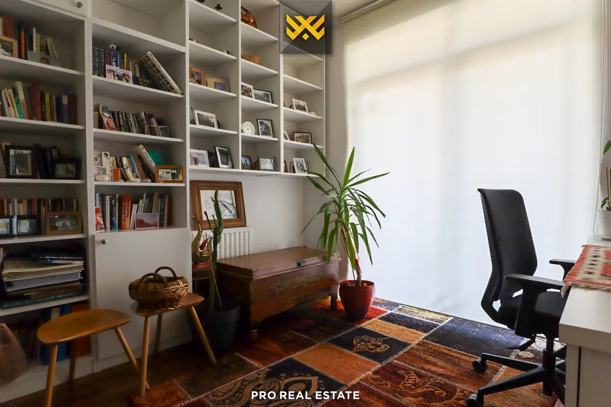 Shtëpi 750m² për #SHITJE në Veternik