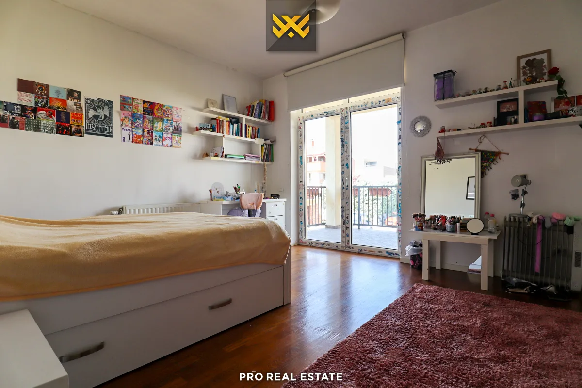 Shtëpi 750m² për #SHITJE në Veternik