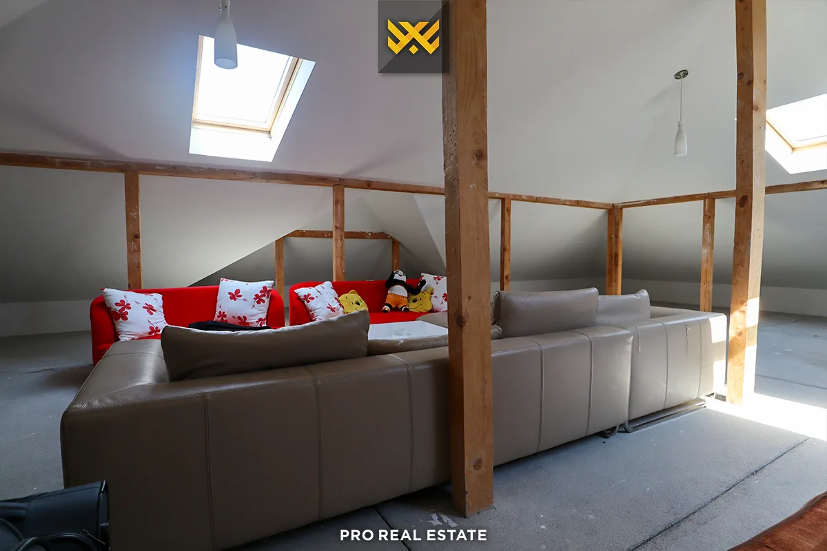 Shtëpi 750m² për #SHITJE në Veternik