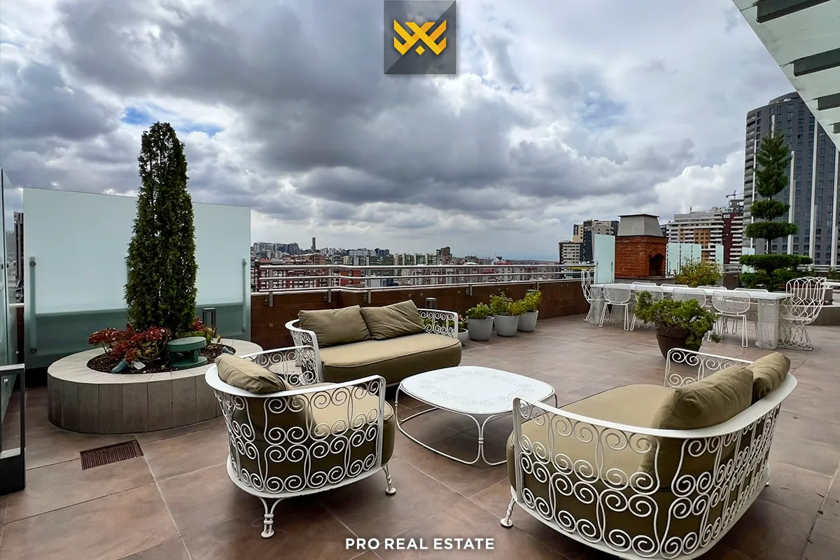 Banesë Penthouse 236m² + 164m² për #SHITJE në Pejton