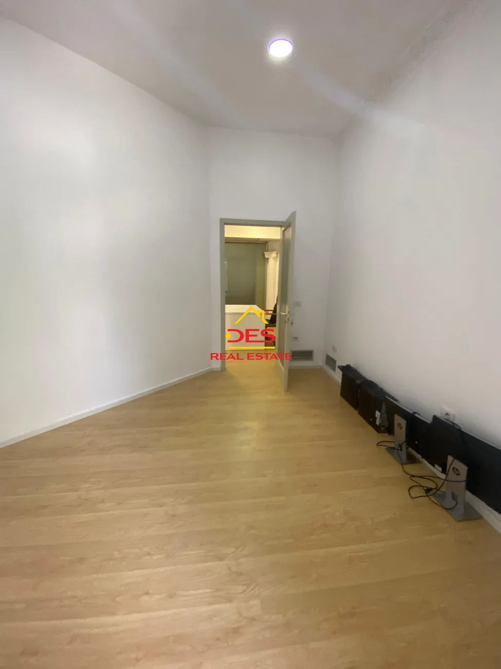Ambjent Biznesi Ideal për Zyra në Rrugën e Abdi Toptani – 80 m², 2 Zyra + Recepsion