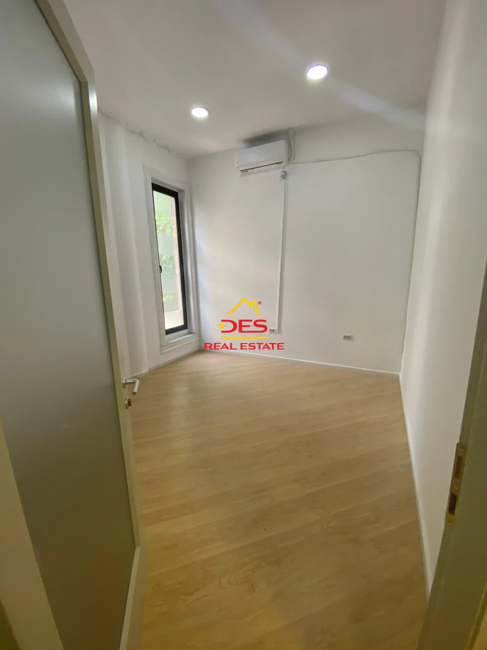 Ambjent Biznesi Ideal për Zyra në Rrugën e Abdi Toptani – 80 m², 2 Zyra + Recepsion
