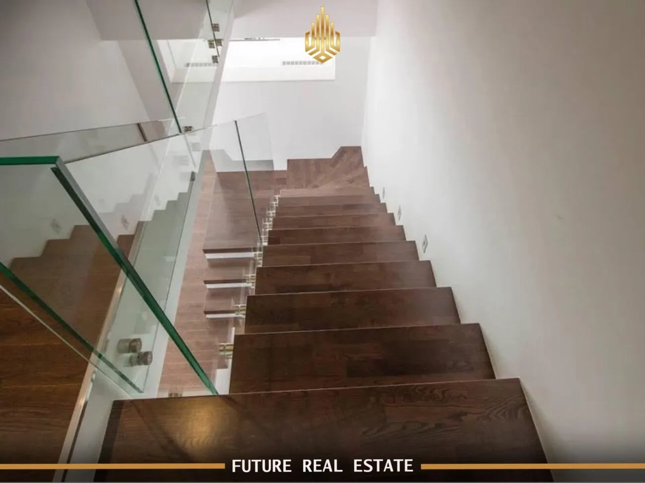 Duplex modern me QIRA – 3 dhoma gjumi – Pejton