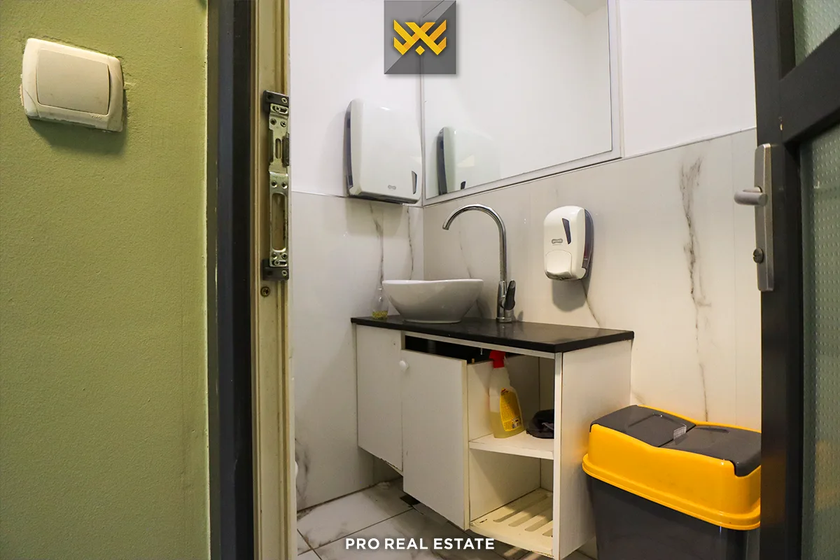 Lokal 160m² me #QIRA në Fushë Kosovë