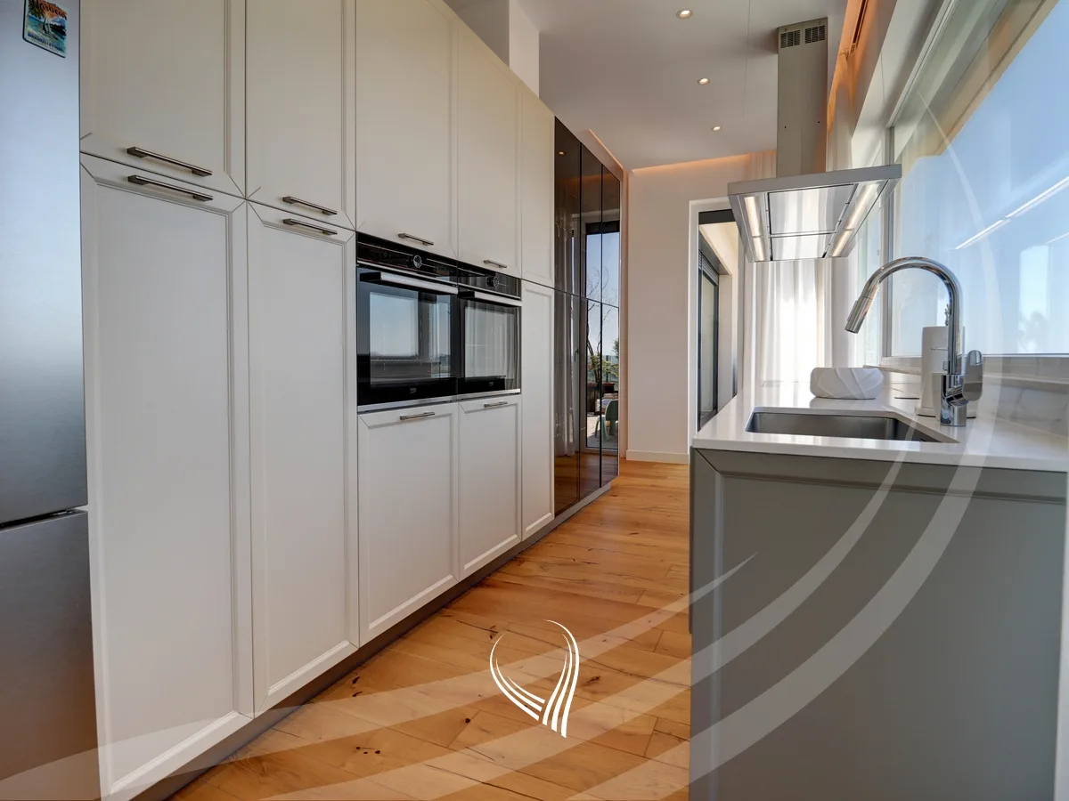 Penthouse ekskluziv 235.24m2 në shitje në lagjen Marigona Hill