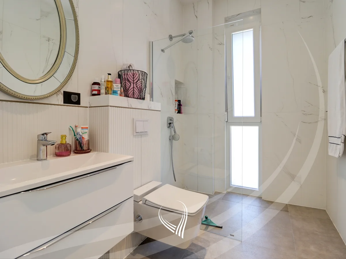 Penthouse ekskluziv 235.24m2 në shitje në lagjen Marigona Hill