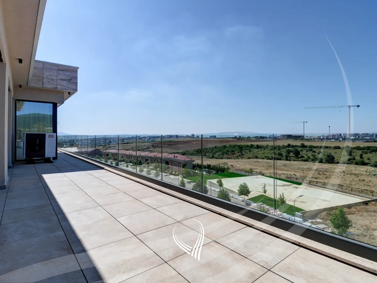 Penthouse ekskluziv 235.24m2 në shitje në lagjen Marigona Hill