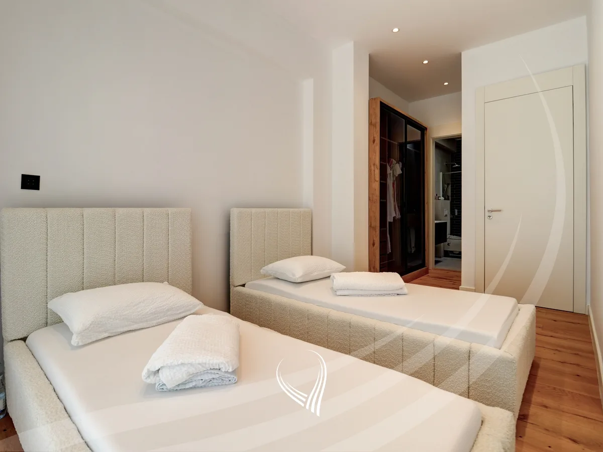 Penthouse ekskluziv 235.24m2 në shitje në lagjen Marigona Hill