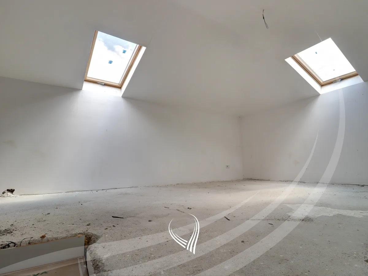 Shtëpi 374.76m2 në shitje në lagjen Royal Green Residence – Zllatar