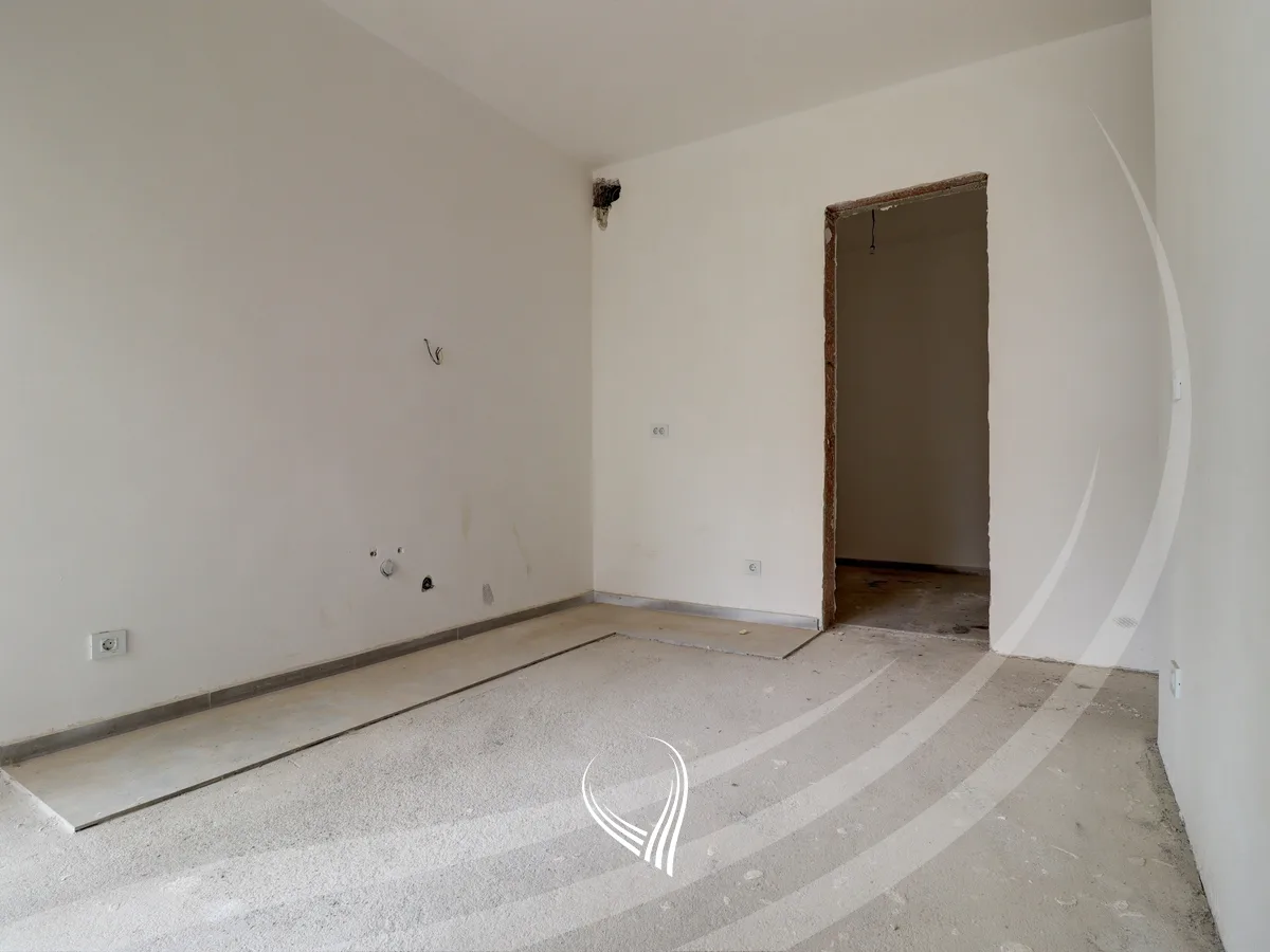 Shtëpi 374.76m2 në shitje në lagjen Royal Green Residence – Zllatar