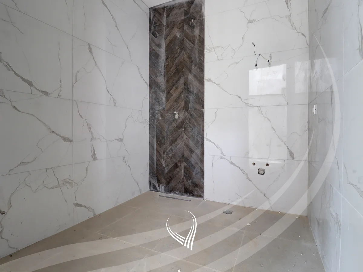Shtëpi 374.76m2 në shitje në lagjen Royal Green Residence – Zllatar