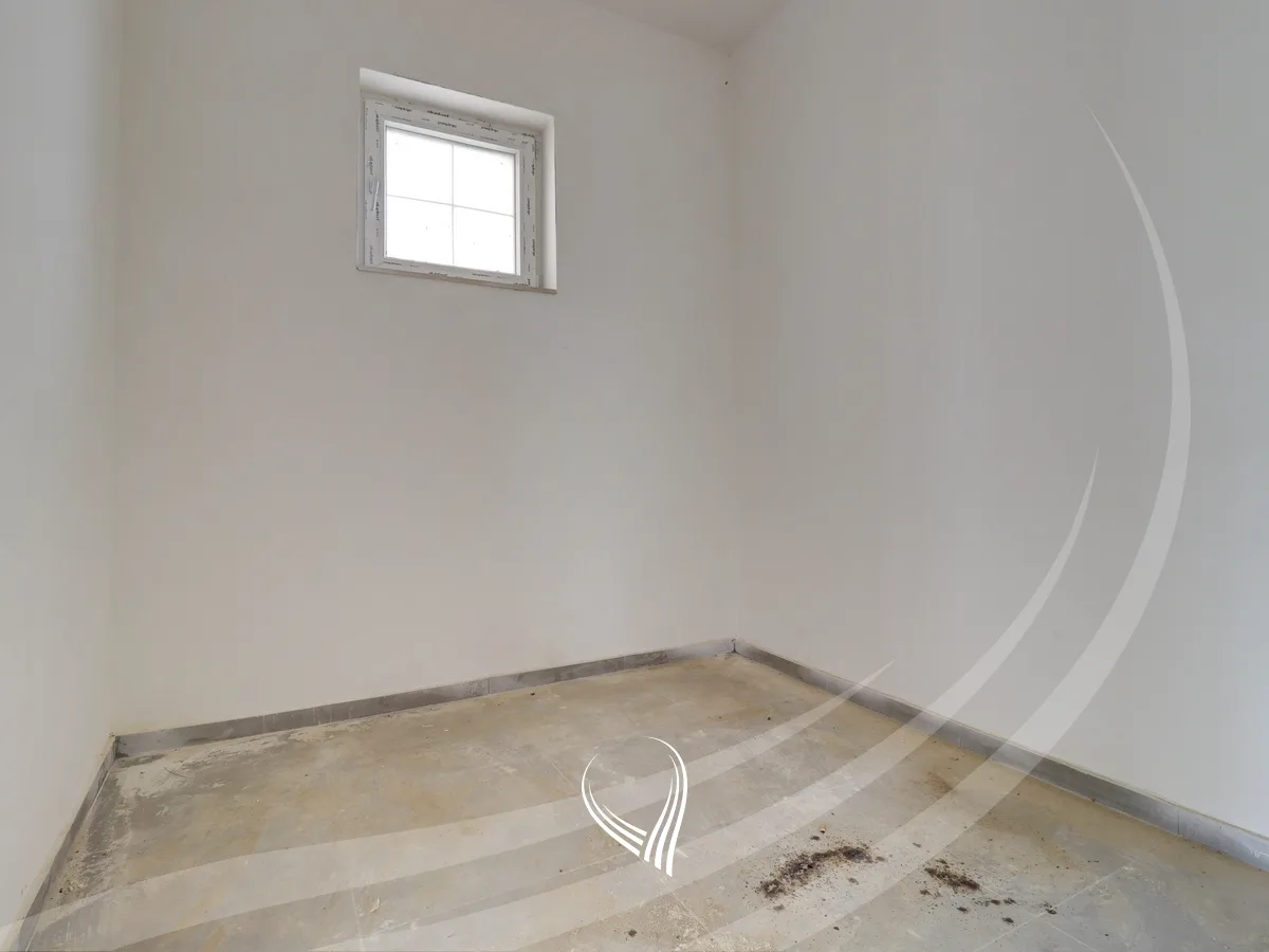 Shtëpi 374.76m2 në shitje në lagjen Royal Green Residence – Zllatar