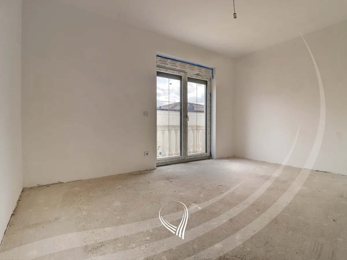Shtëpi 374.76m2 në shitje në lagjen Royal Green Residence – Zllatar