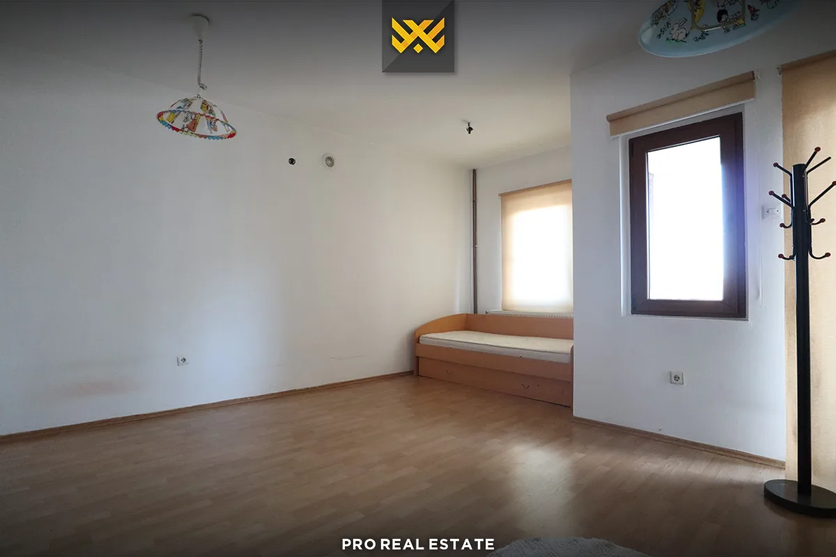 Shtëpi 400m² për #SHITJE në Taslixhe.