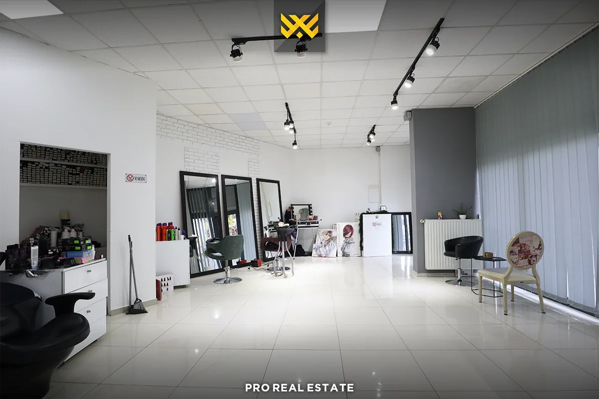 Lokal 68m² për #SHITJE në Aktash.
