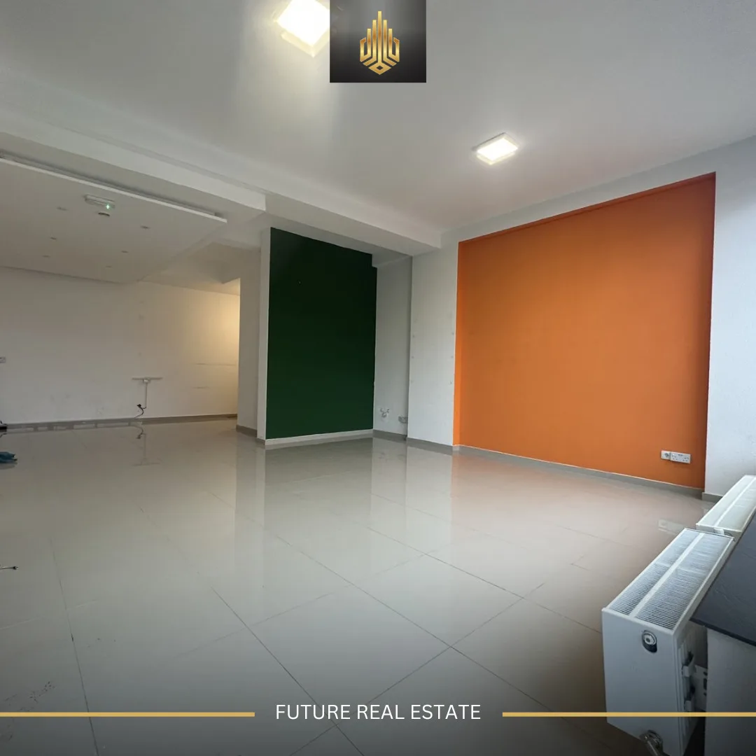 Lokal me QERA/58m²