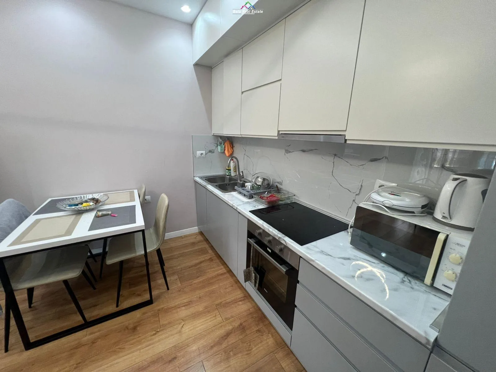 Apartament Me Qera 2+1 Ne Myslym Shyr (ID B221358) Tirane